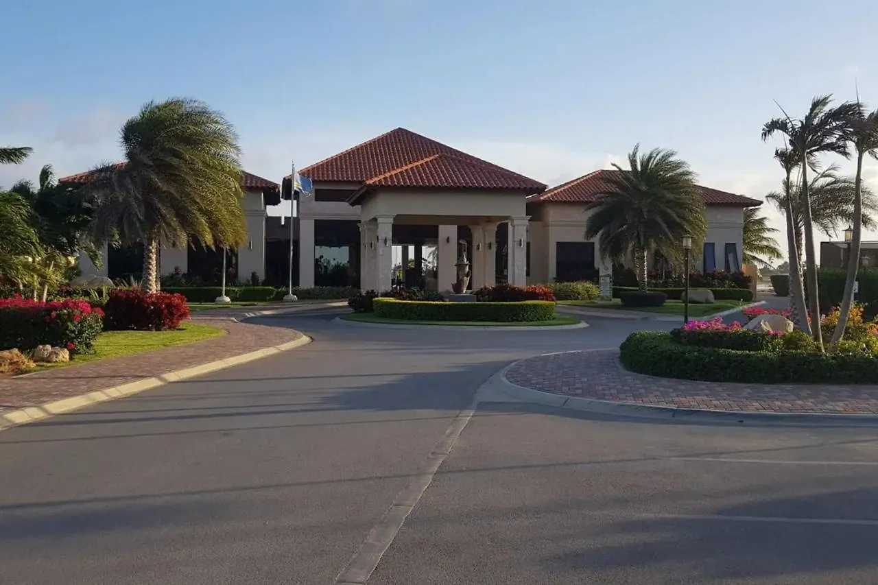 Nice House With Private Pool In Gold Coast Palm Beach Aruba