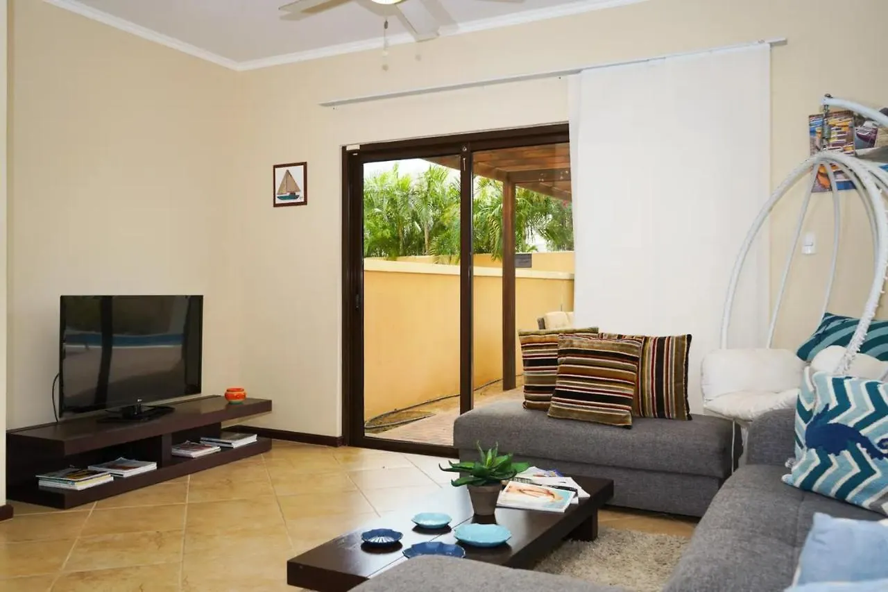 Nice House With Private Pool In Gold Coast Palm Beach