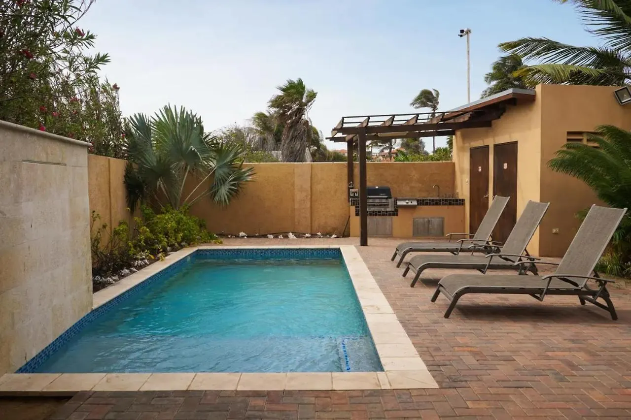 Nice House With Private Pool In Gold Coast Palm Beach
